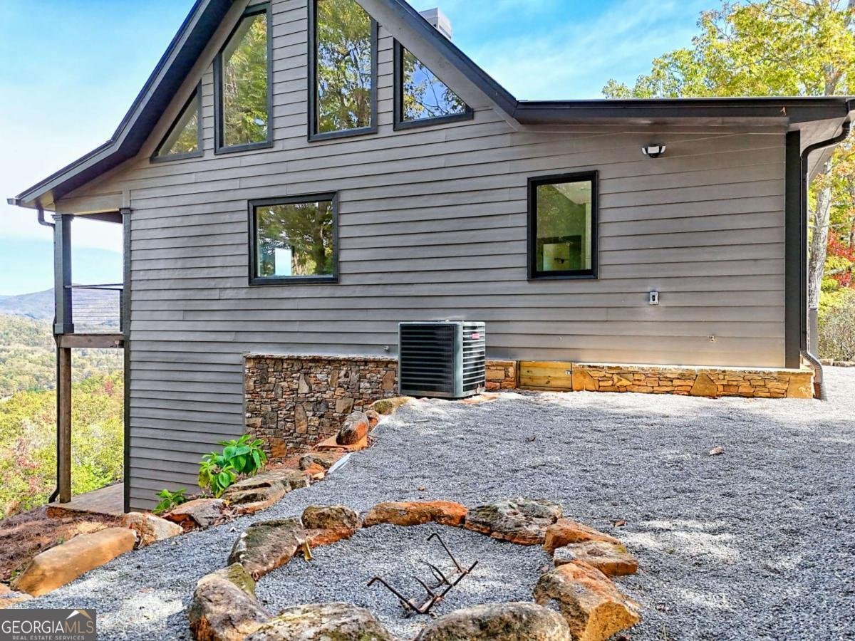 556 Summer Lane Clayton - 98