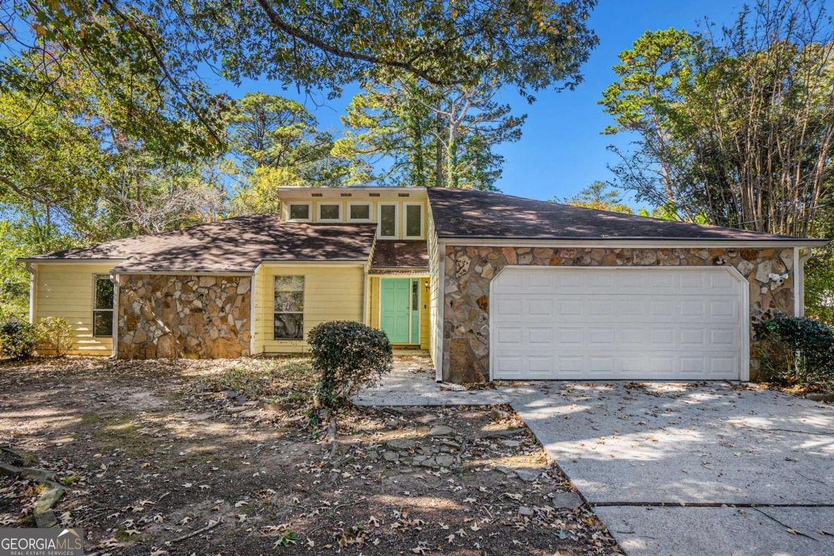 2901 Carrousel Court Stone Mountain - 1
