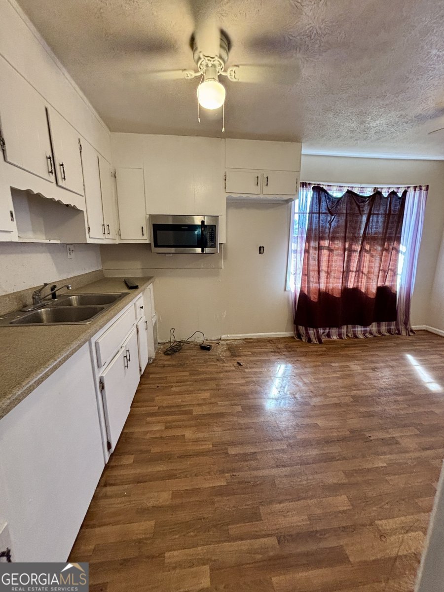 2956 Holland Court East Point - 2