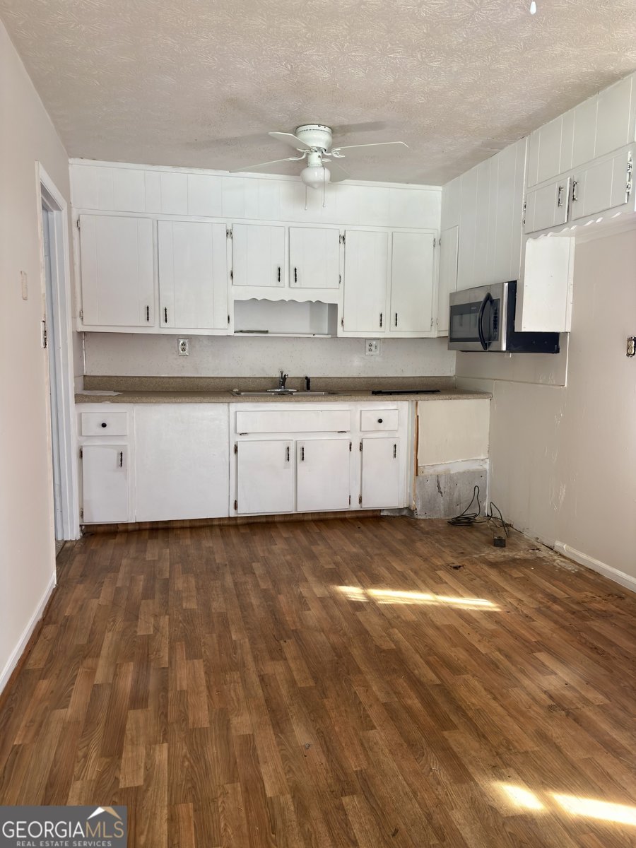 2956 Holland Court East Point - 3