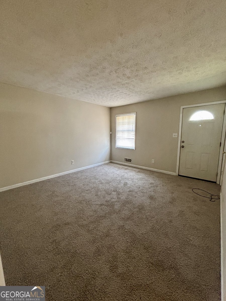 2956 Holland Court East Point - 4