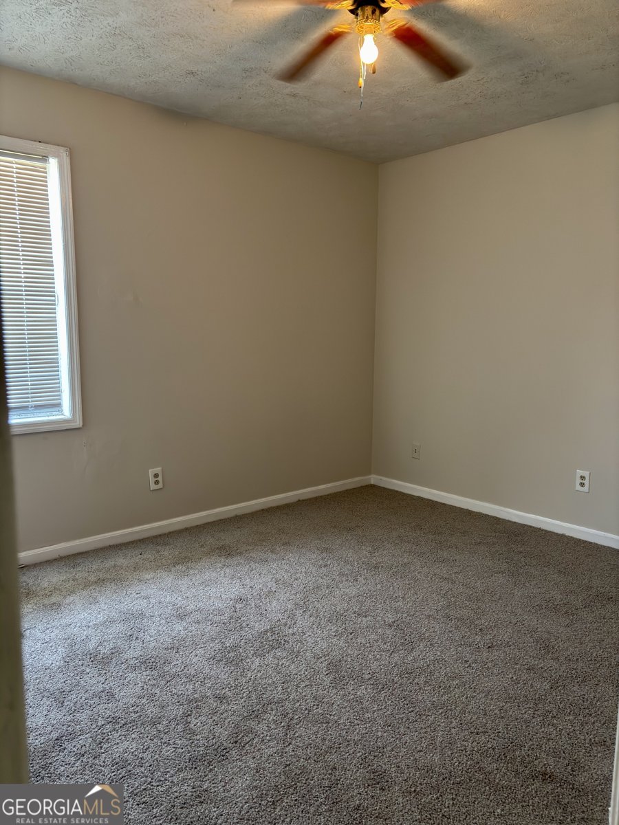 2956 Holland Court East Point - 9