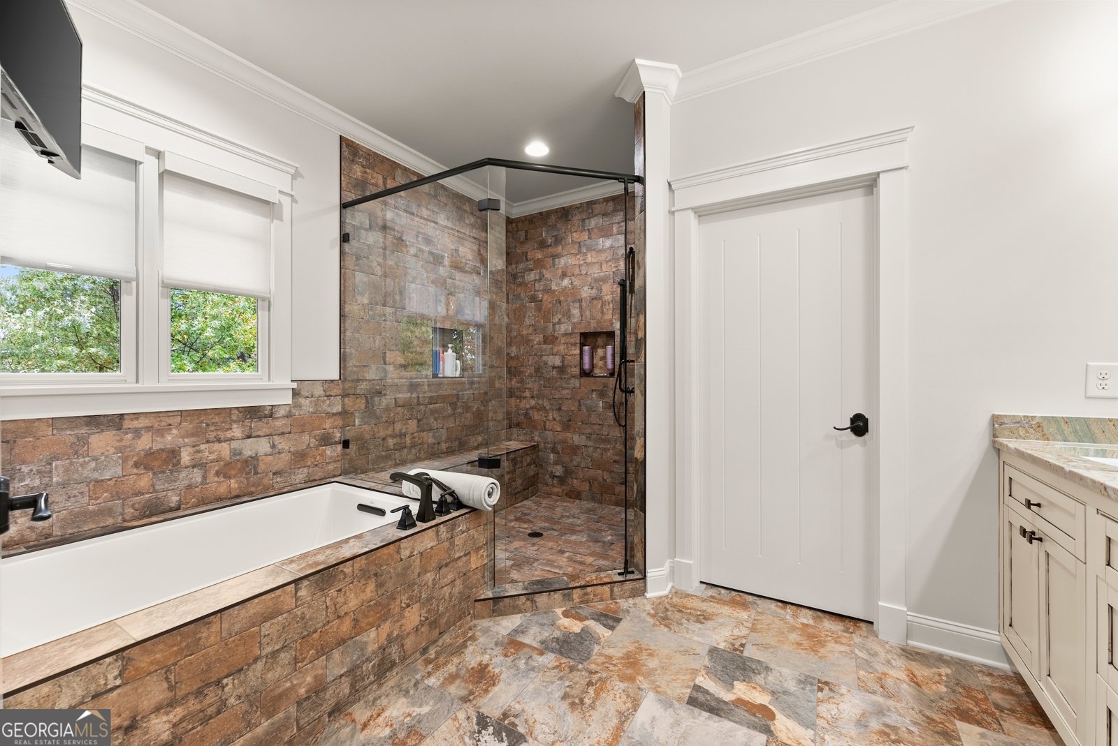 171 Pointe Willow Drive Cleveland - 24