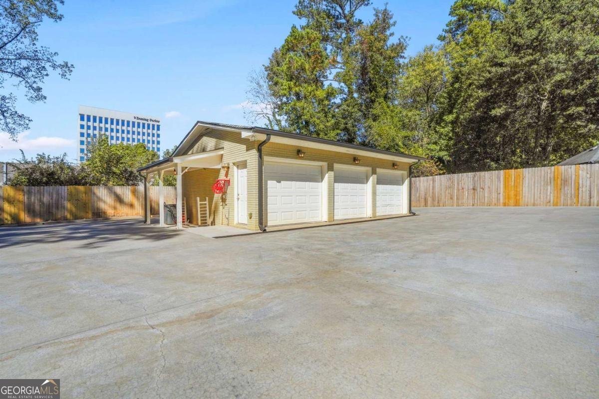 2102 Fisher Trail Atlanta - 33