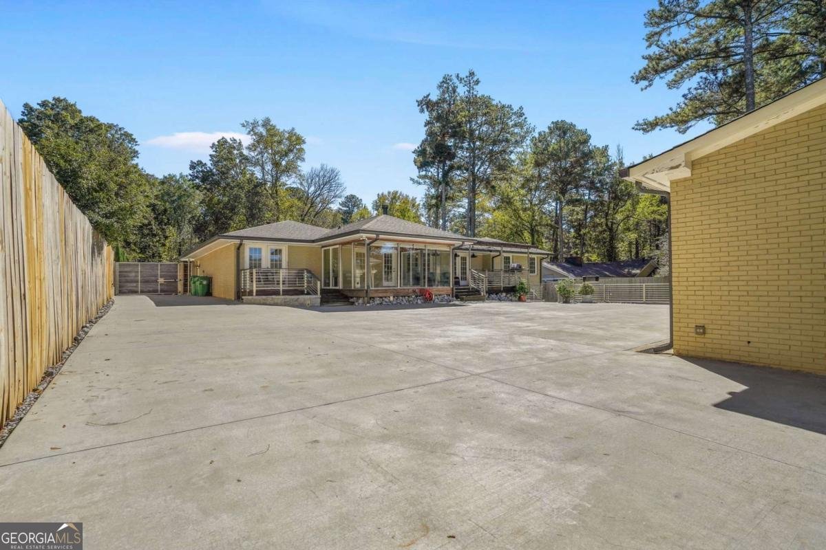 2102 Fisher Trail Atlanta - 35