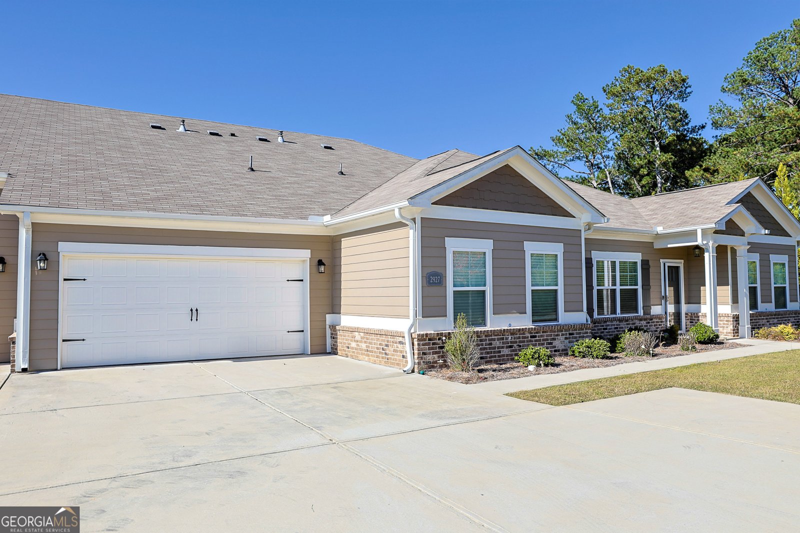 2927 RAMBLER Drive Loganville - 1