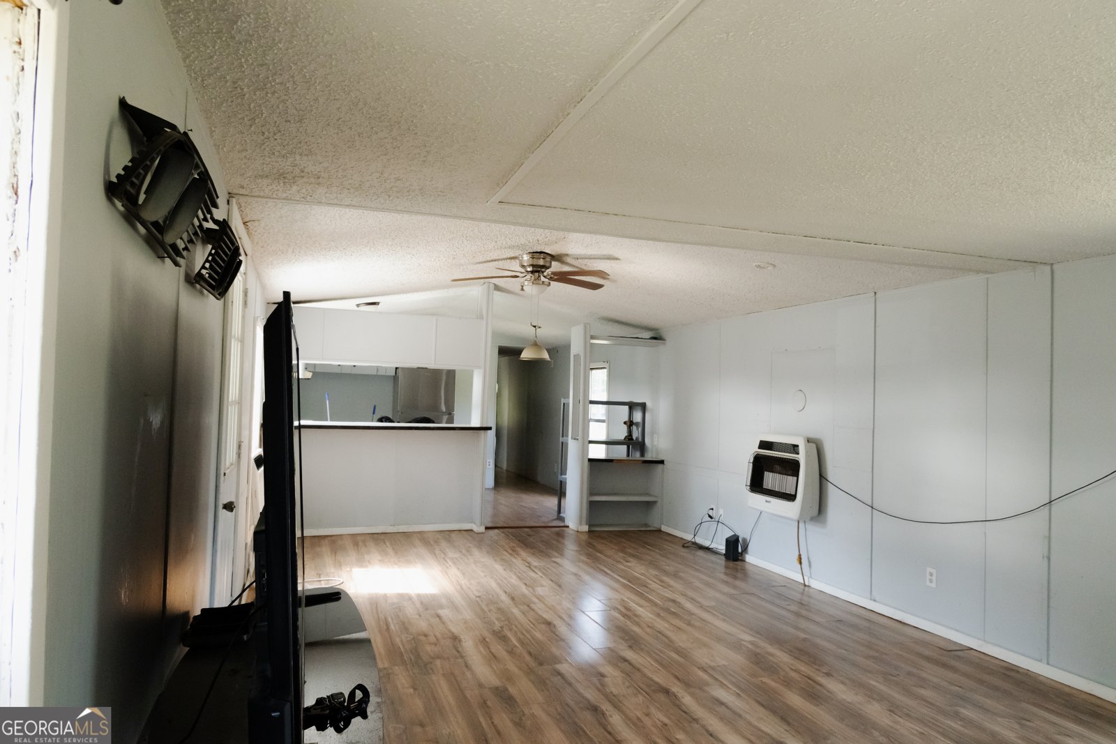 21 Clubhouse Drive White - 10