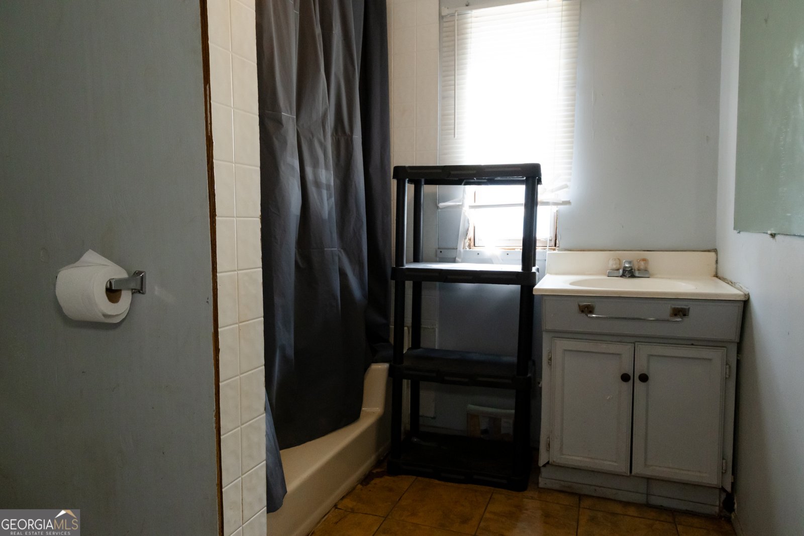 21 Clubhouse Drive White - 13