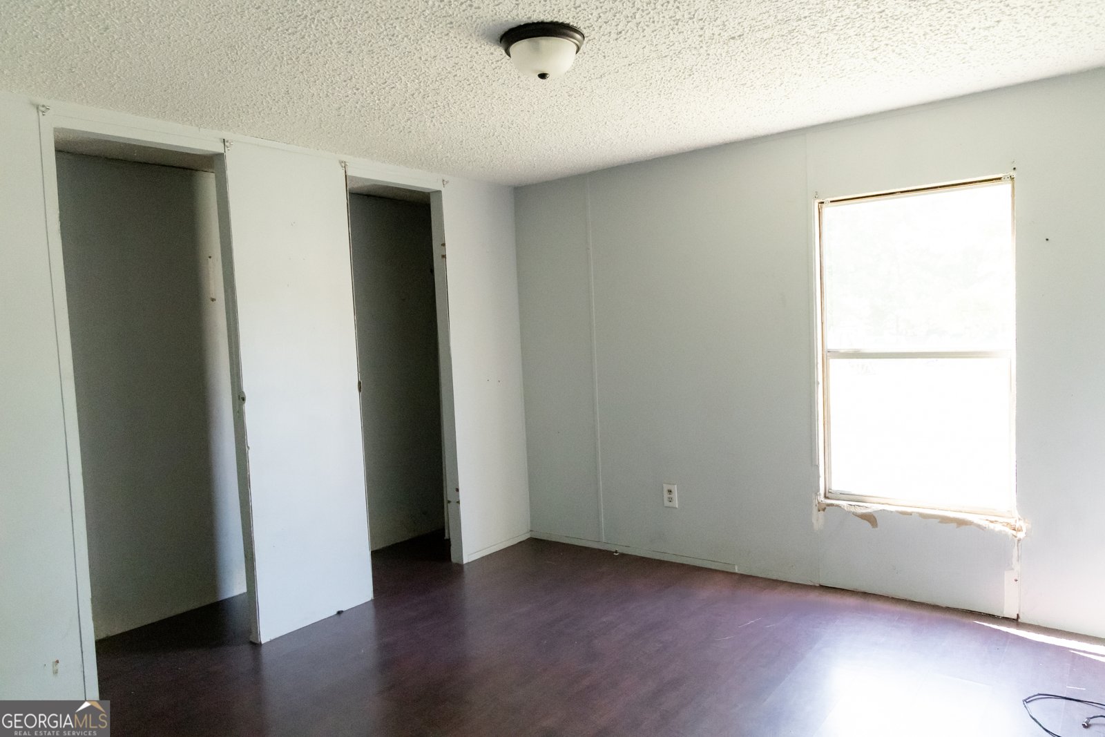 21 Clubhouse Drive White - 14