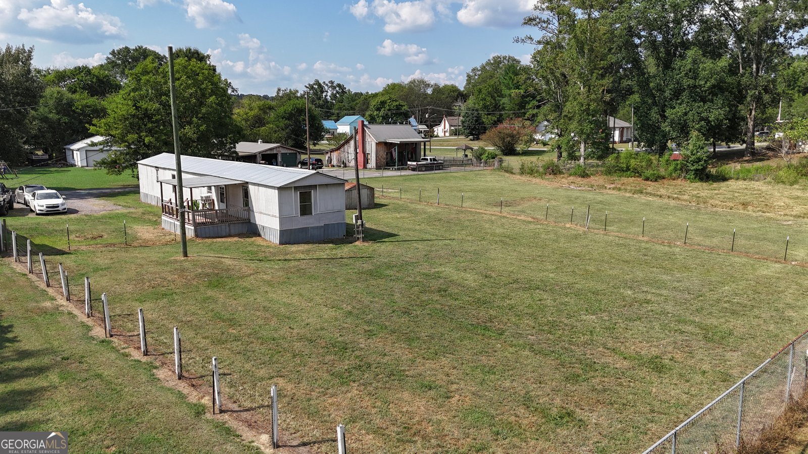 21 Clubhouse Drive White - 5