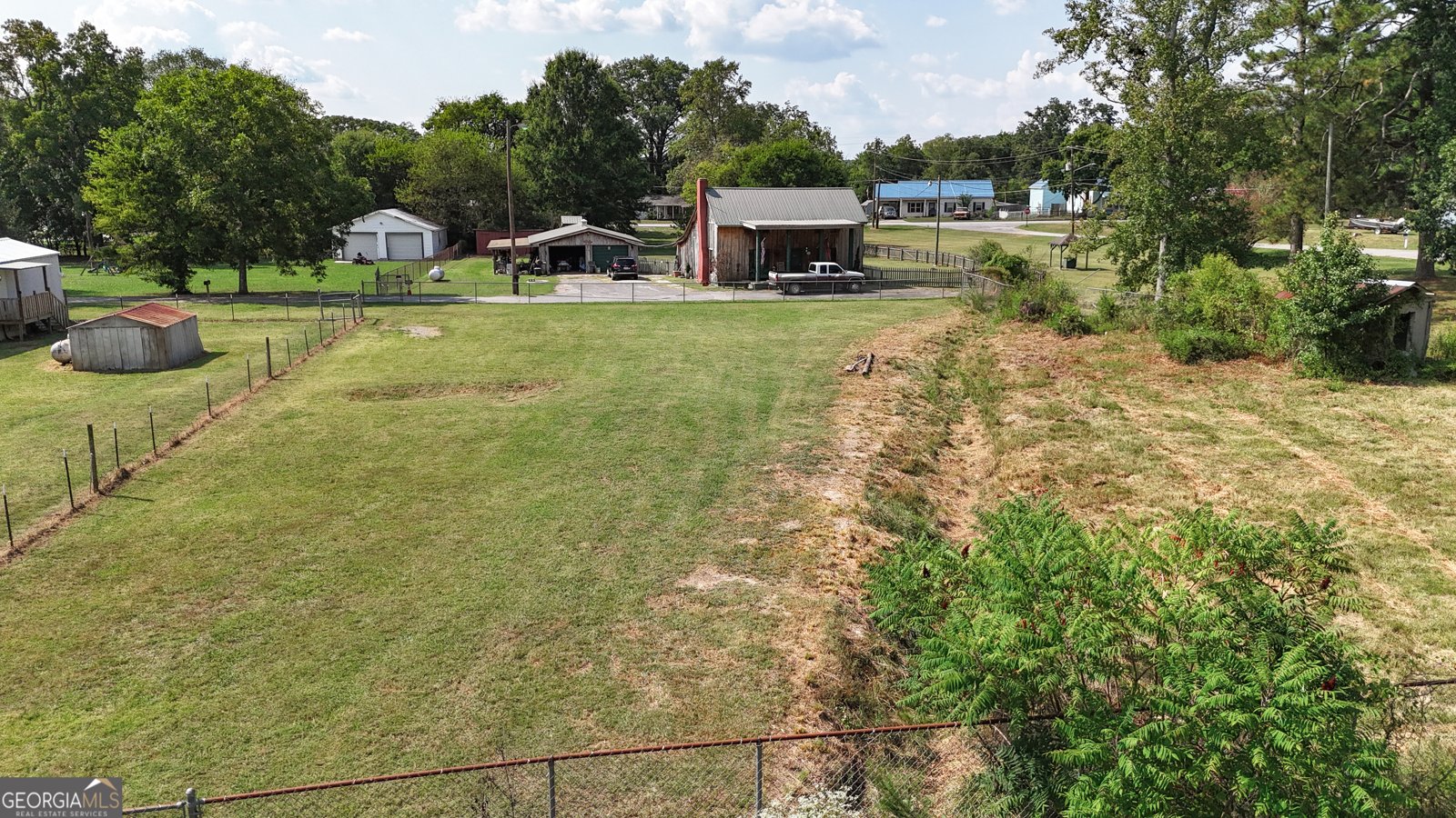 21 Clubhouse Drive White - 6