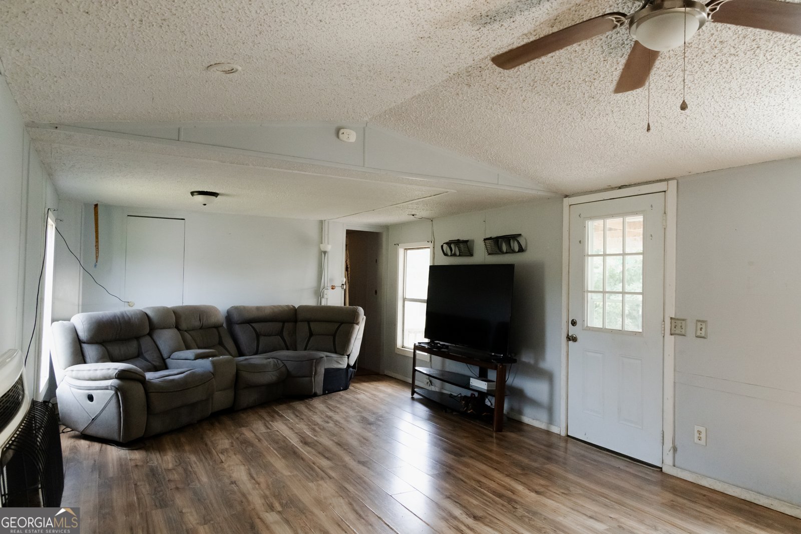 21 Clubhouse Drive White - 9