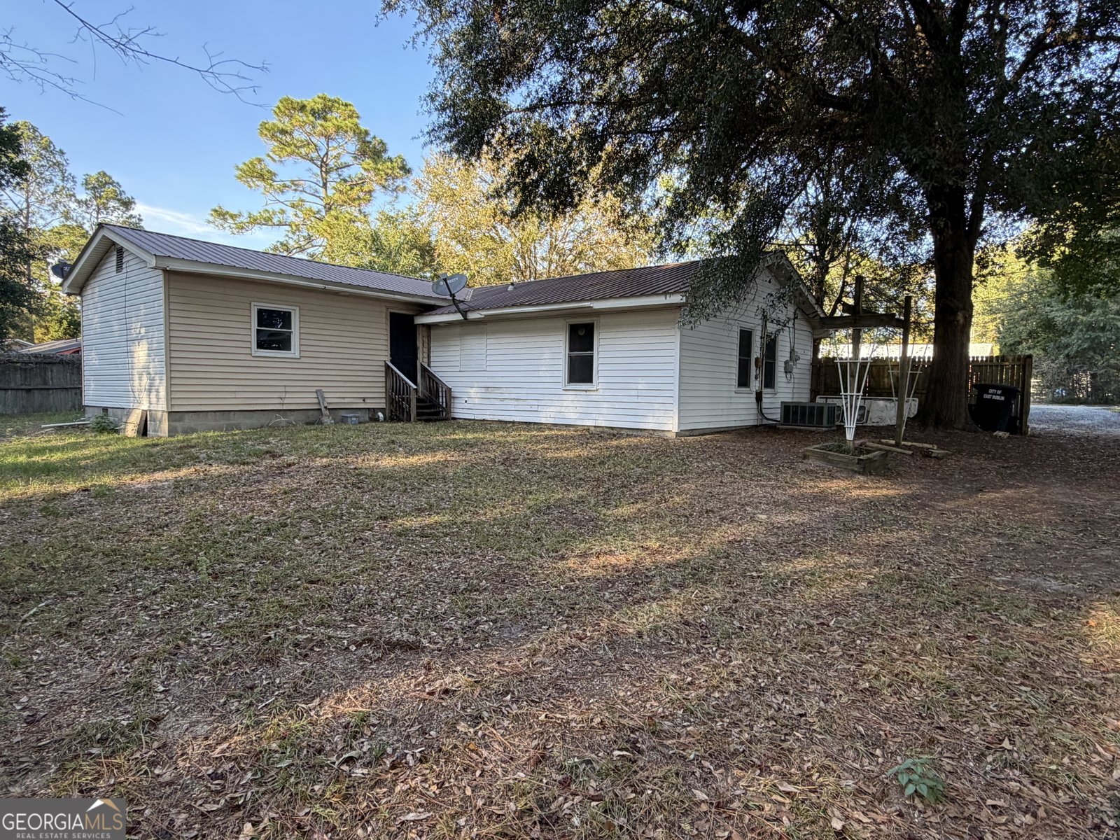 121 Elm Street East Dublin - 11