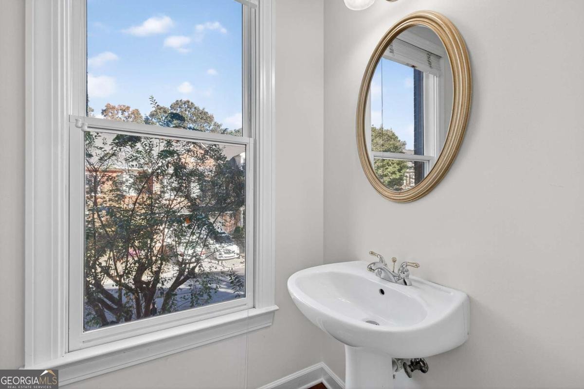 498 Vinings Estates Drive Mableton - 13