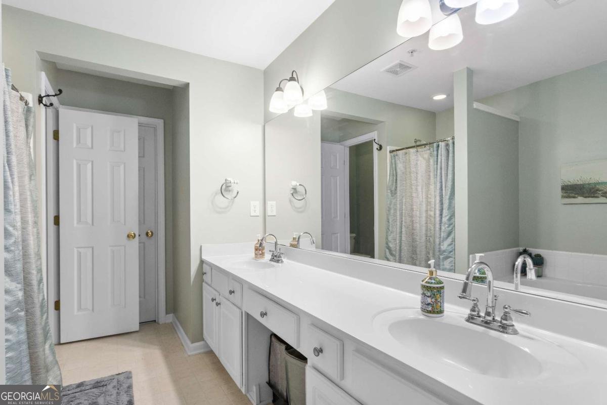 283 Regent Square Woodstock - 18