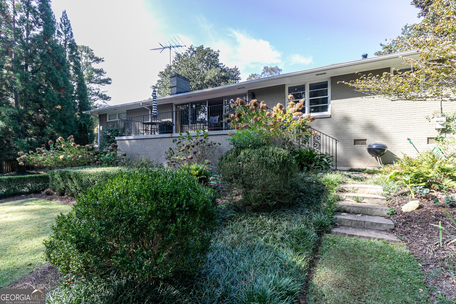 140 Spring Drive Roswell - 9