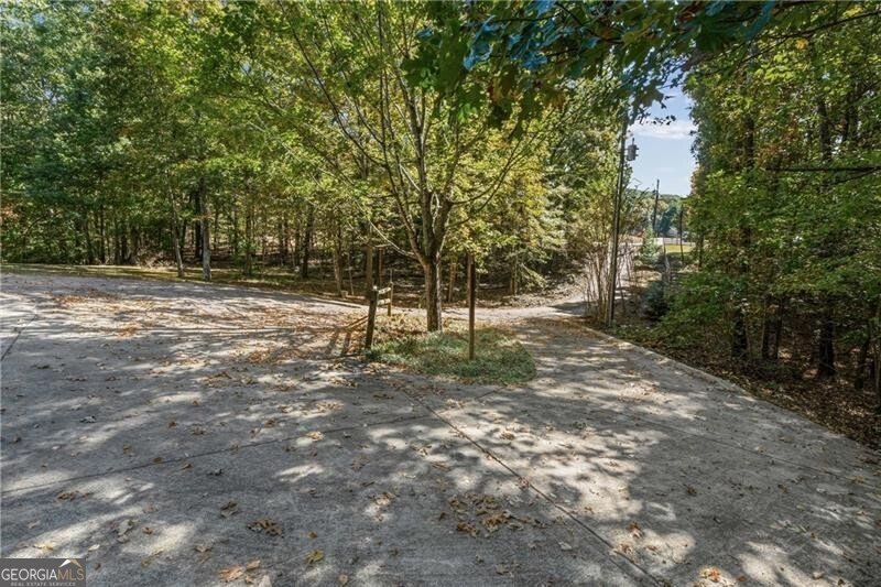 1300 Smithdale Road Cumming - 42