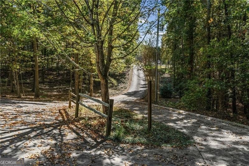 1300 Smithdale Road Cumming - 43