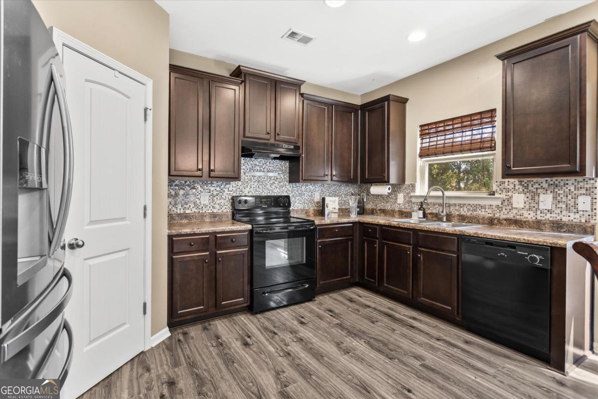 1539 Wilford Drive Lawrenceville - 17