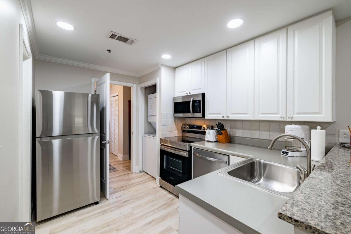 250 Broad Street Athens - 9