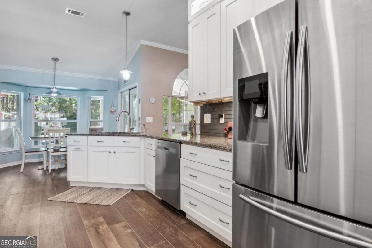 100 Longwood Road St. Marys - 11