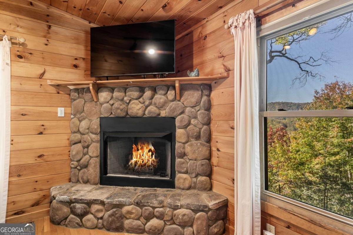 357 Skyline Drive Cherry Log - 18