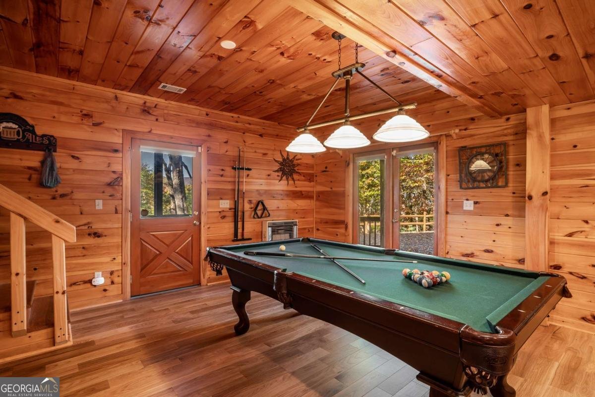 357 Skyline Drive Cherry Log - 25