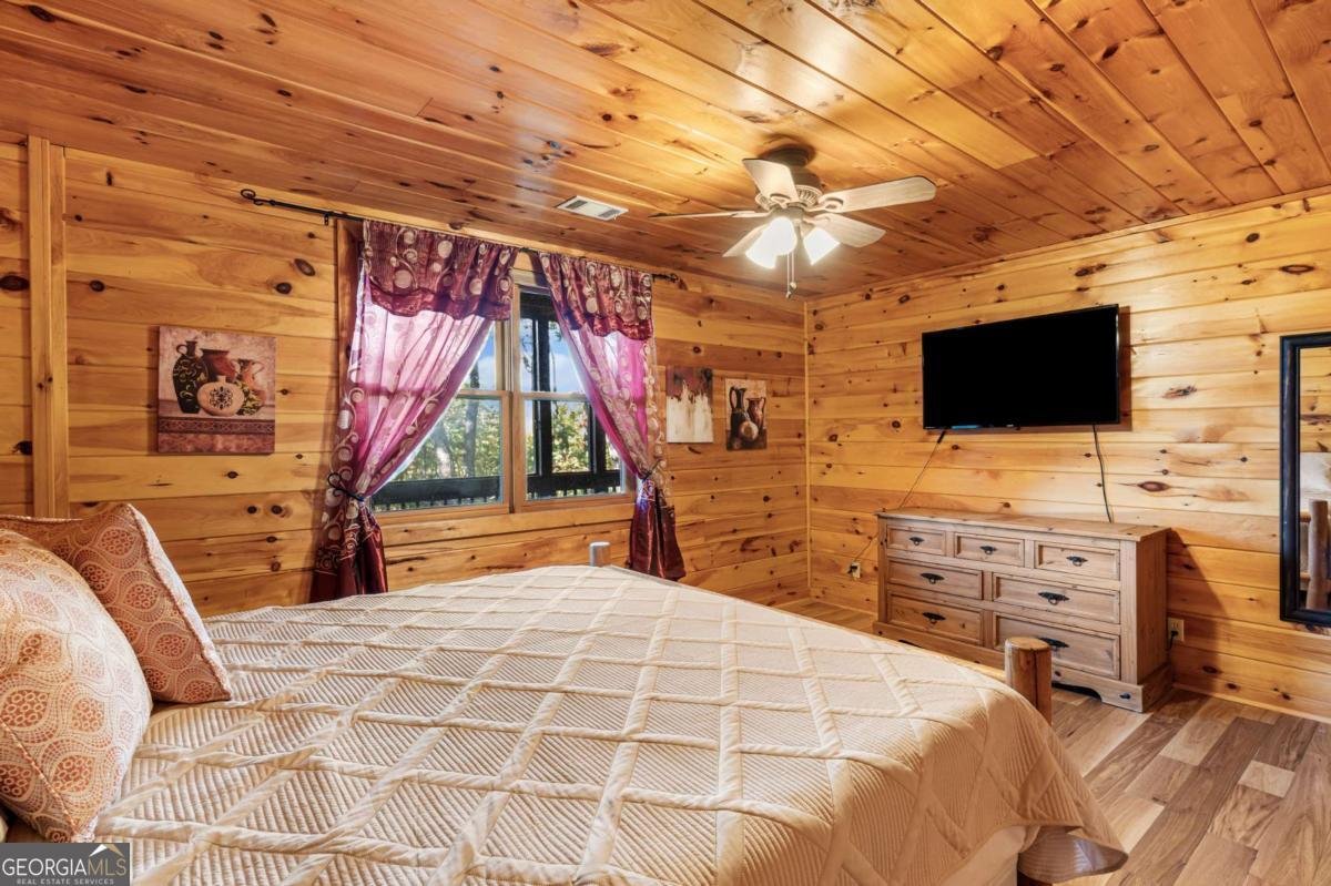 357 Skyline Drive Cherry Log - 30