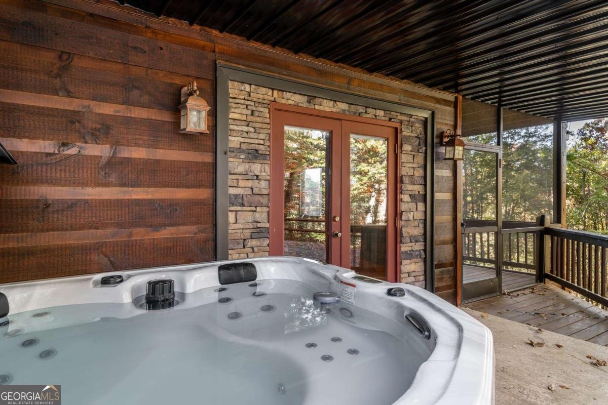 357 Skyline Drive Cherry Log - 34