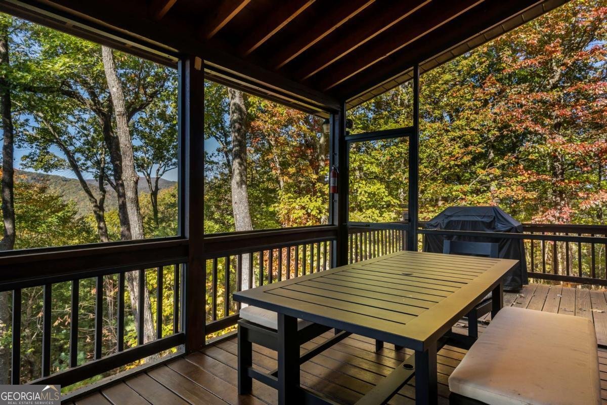 357 Skyline Drive Cherry Log - 41