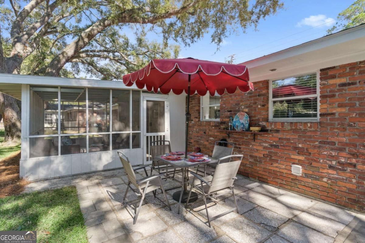 907 Mallery Street St. Simons - 1