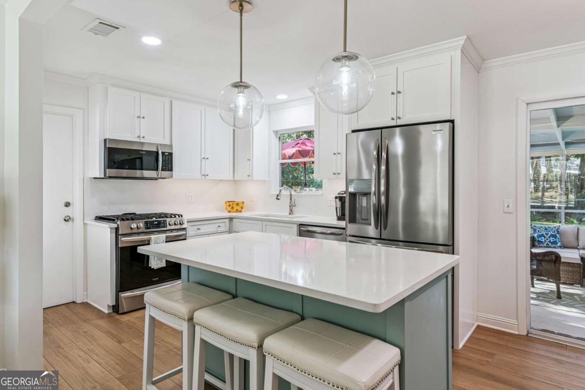 907 Mallery Street St. Simons - 13