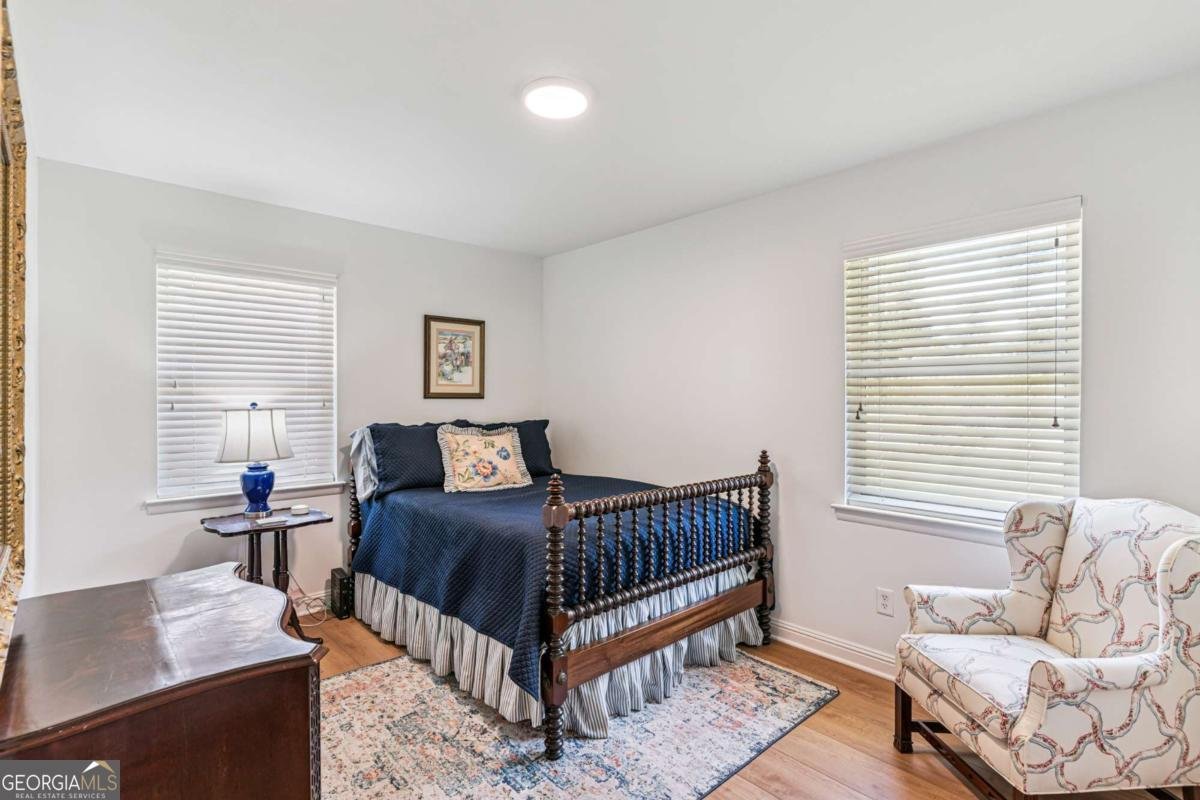 907 Mallery Street St. Simons - 17