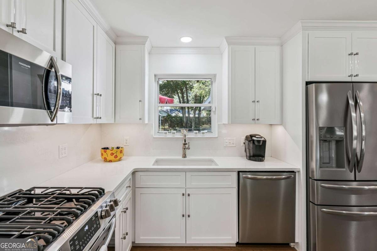 907 Mallery Street St. Simons - 9