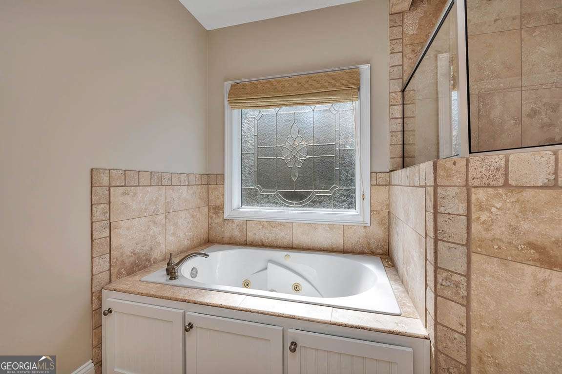 183 Lakes Drive Brunswick - 19