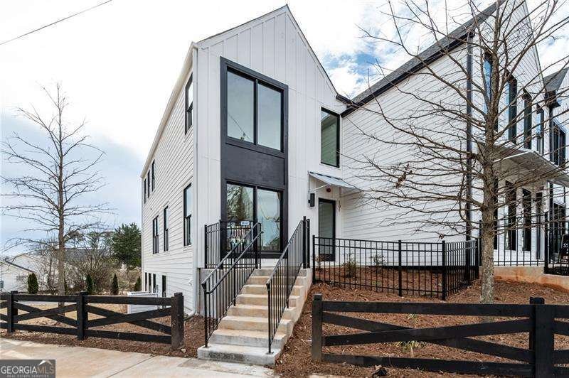 101 Pearl Street Woodstock - 1