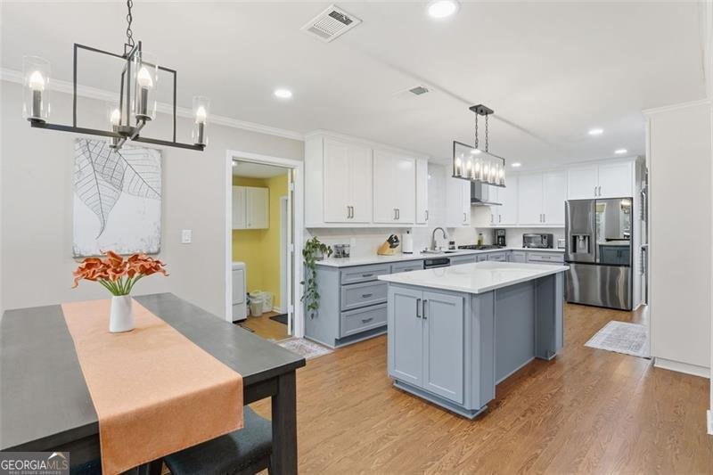 147 STANBROUGH Drive Dallas - 13