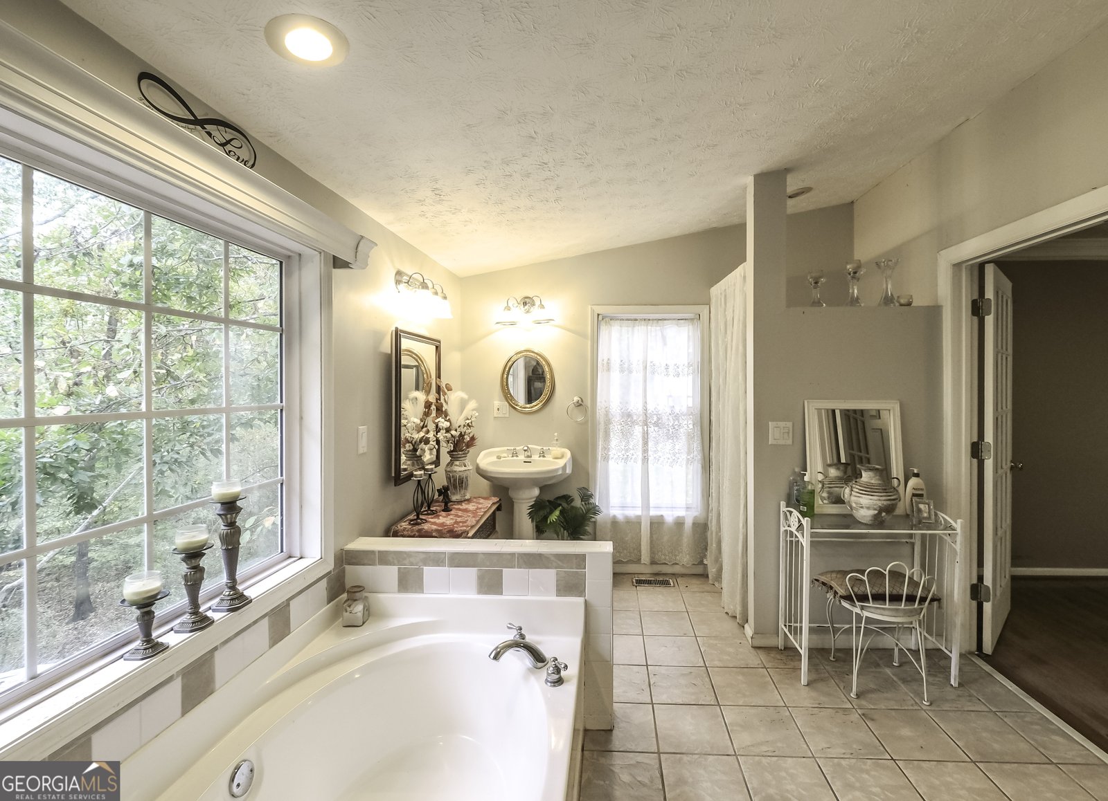 3990 Ridgeland Drive Douglasville - 17