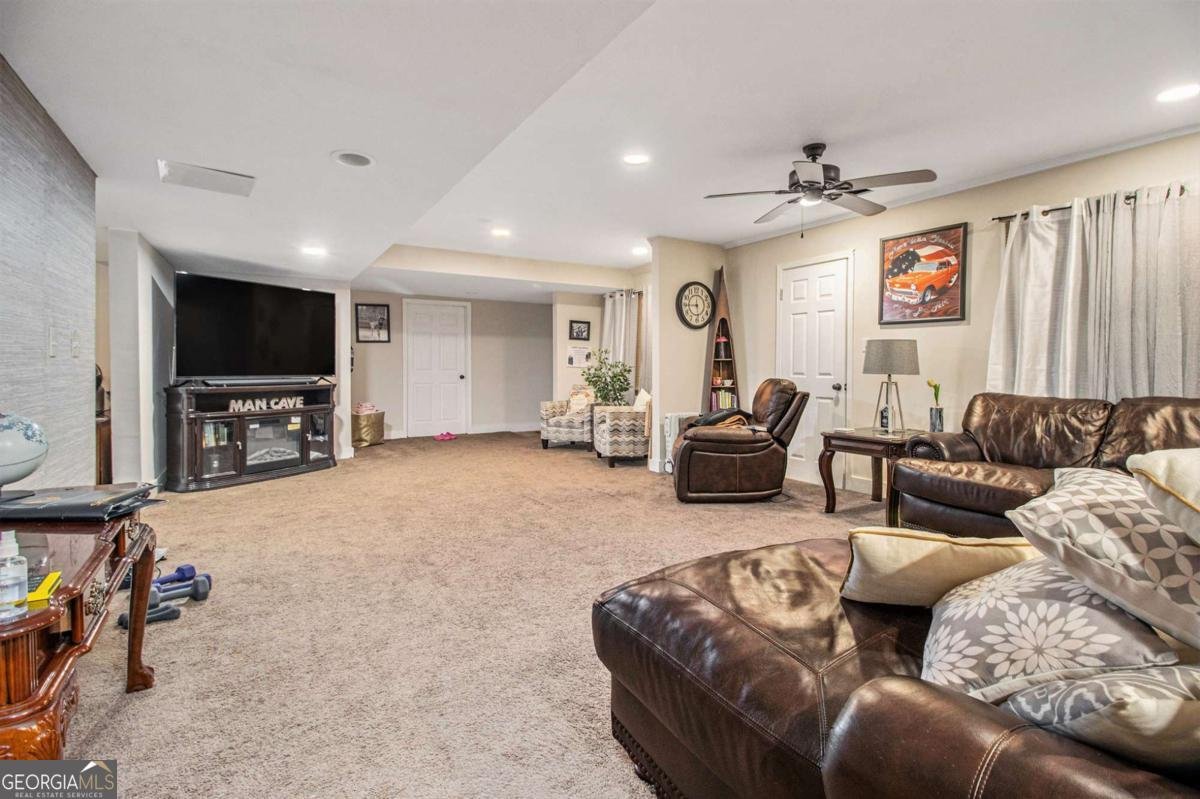 100 Raymond Court Fayetteville - 43