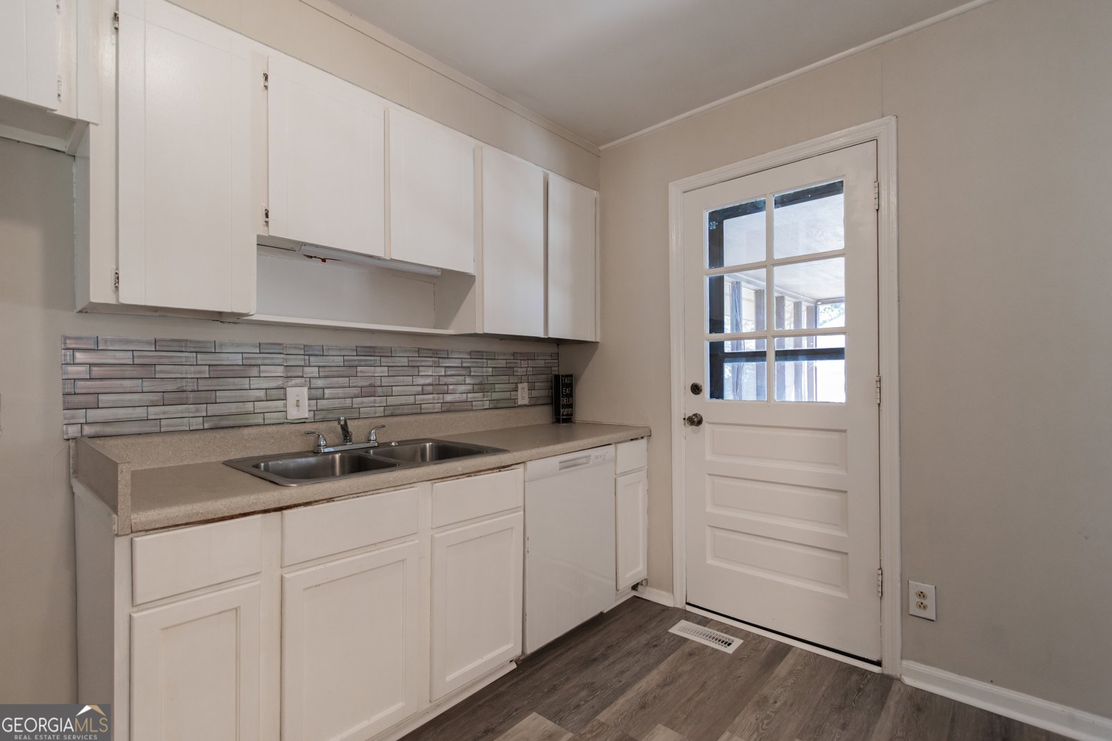 208 Bassett Street Centerville - 23