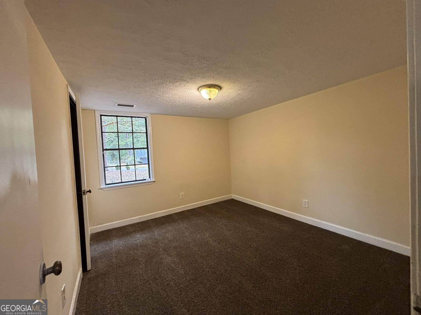 107 S Circle Drive Ellenwood - 24