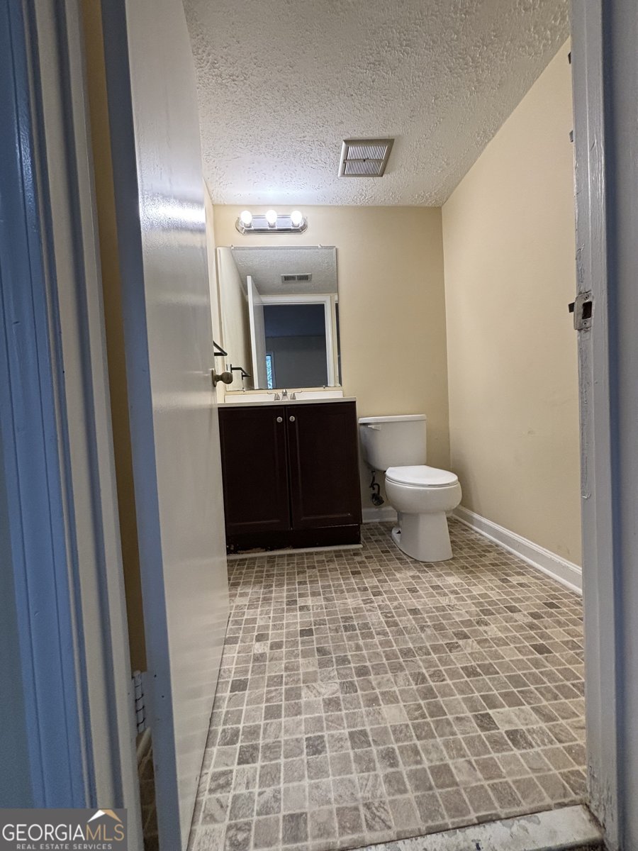 107 S Circle Drive Ellenwood - 26