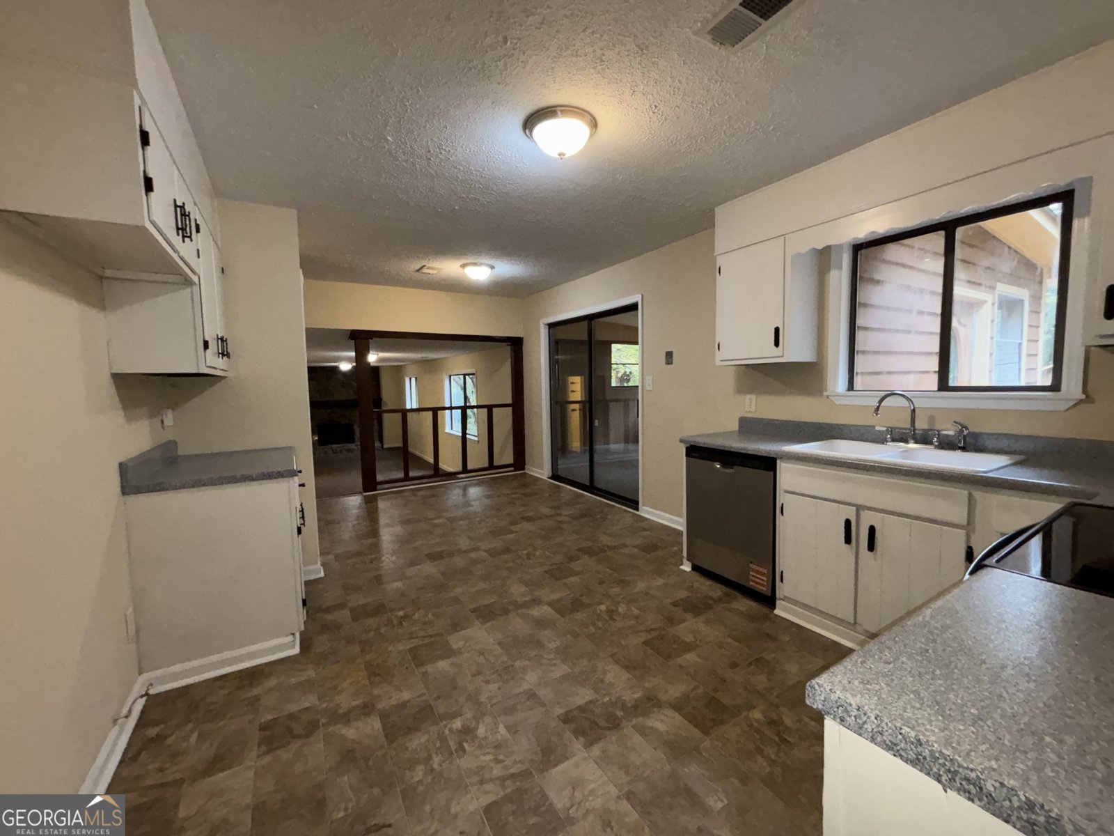 107 S Circle Drive Ellenwood - 36