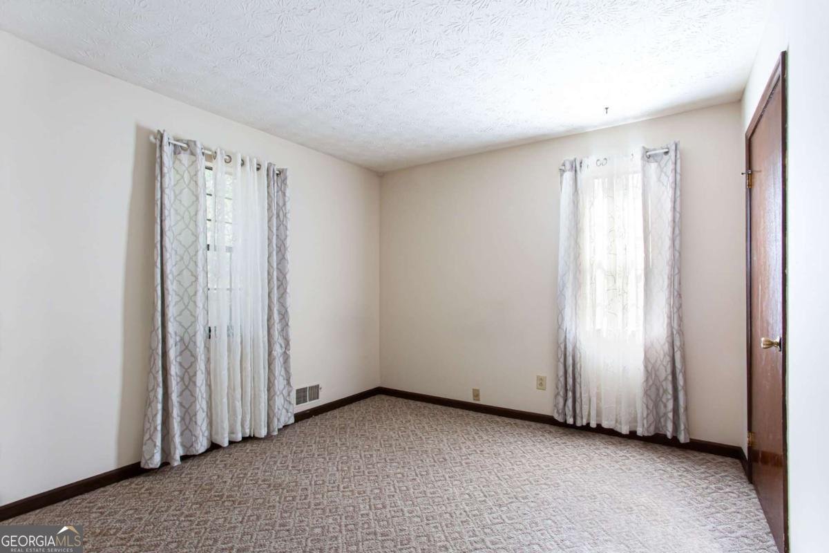 145 Davis Road Stockbridge - 32