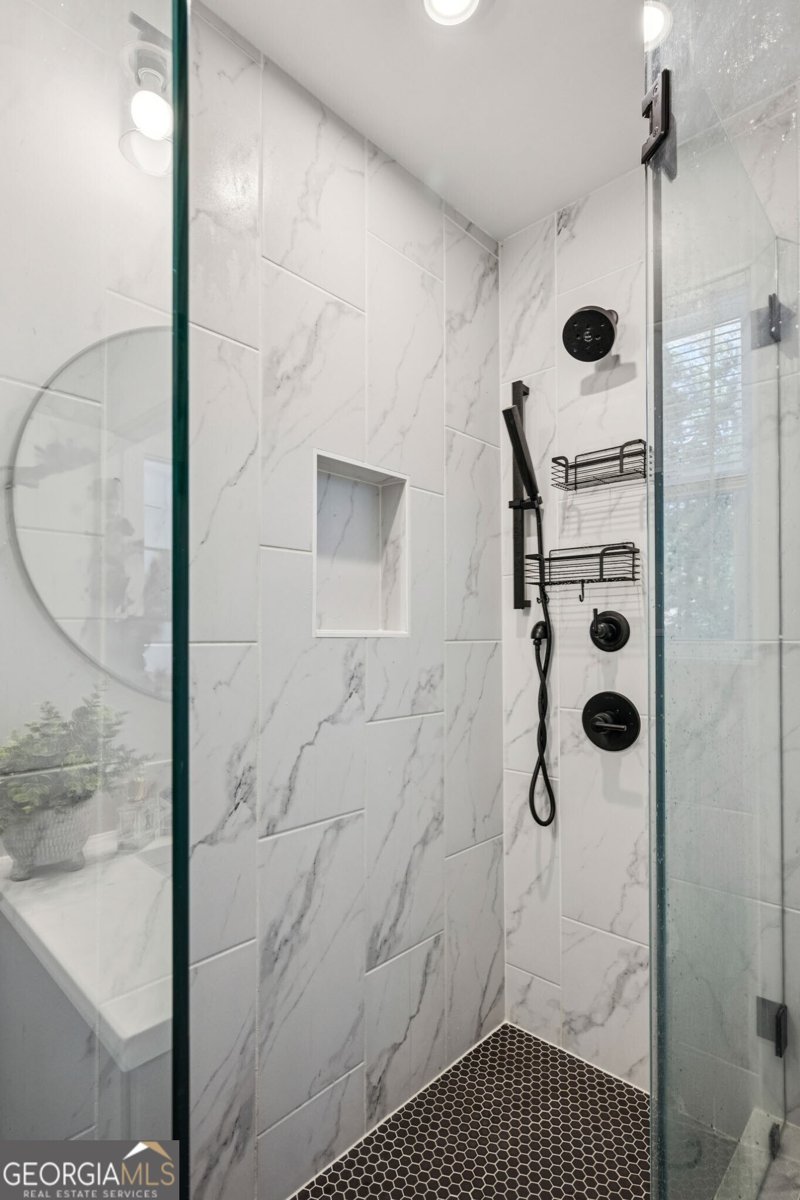 2432 Kelly Lake Drive Decatur - 1