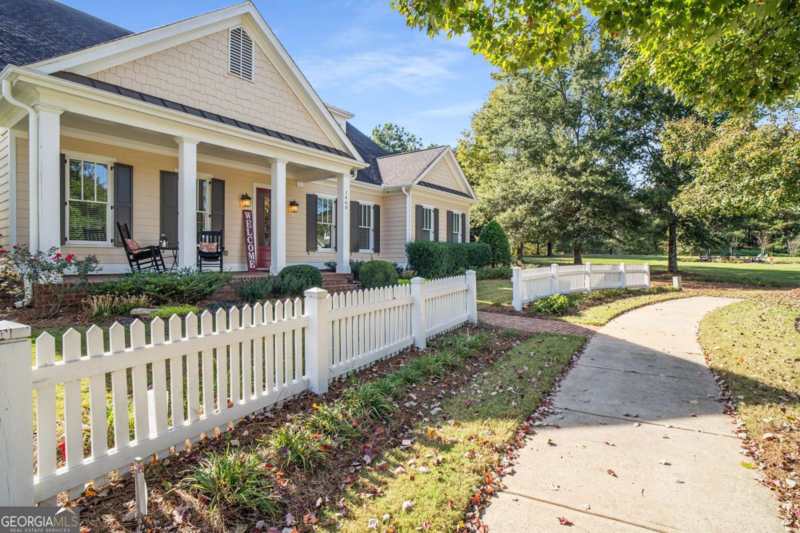 1460 Autumn Park Statham - 2