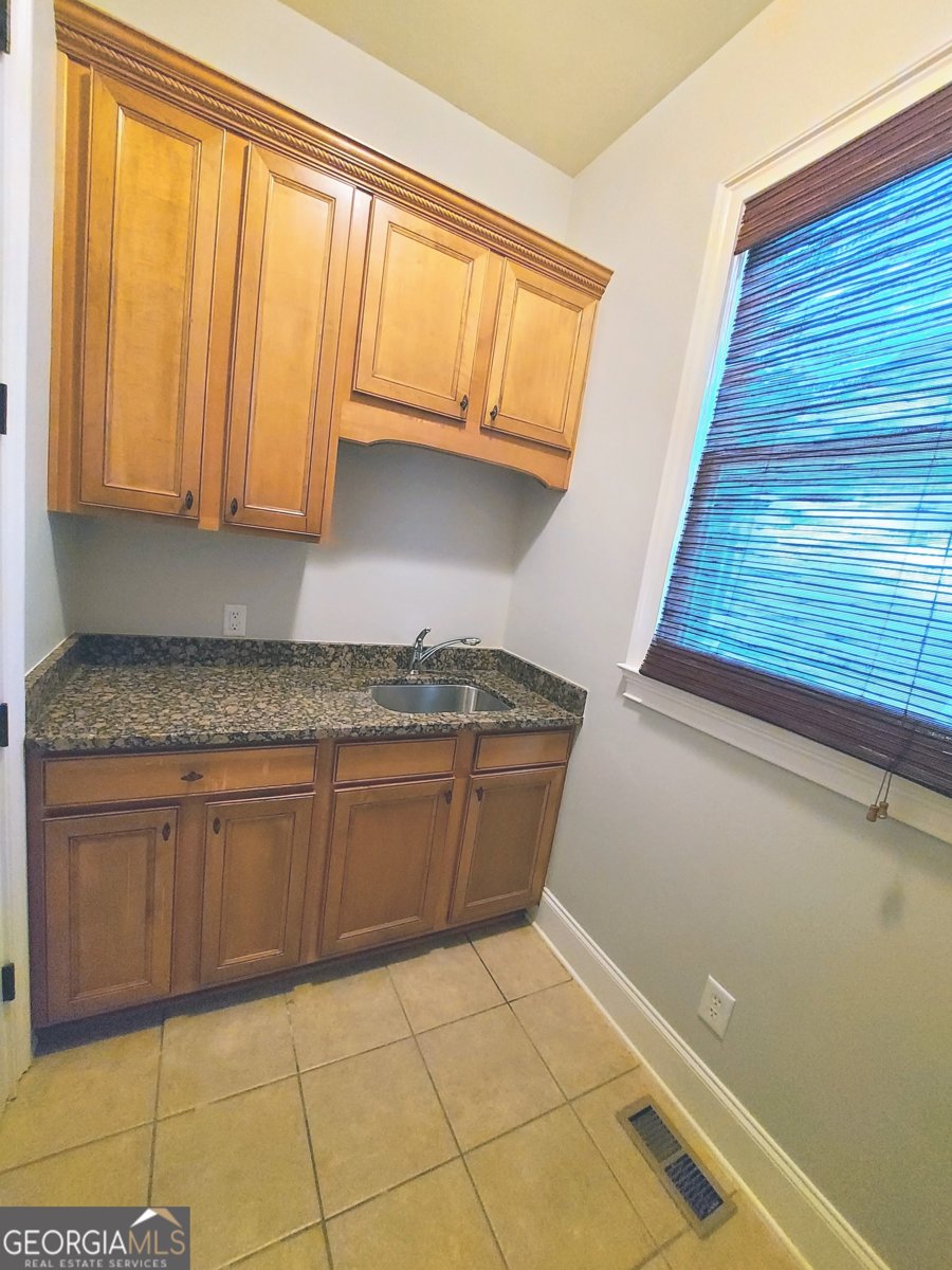 6437 Blue Water Drive Buford - 12