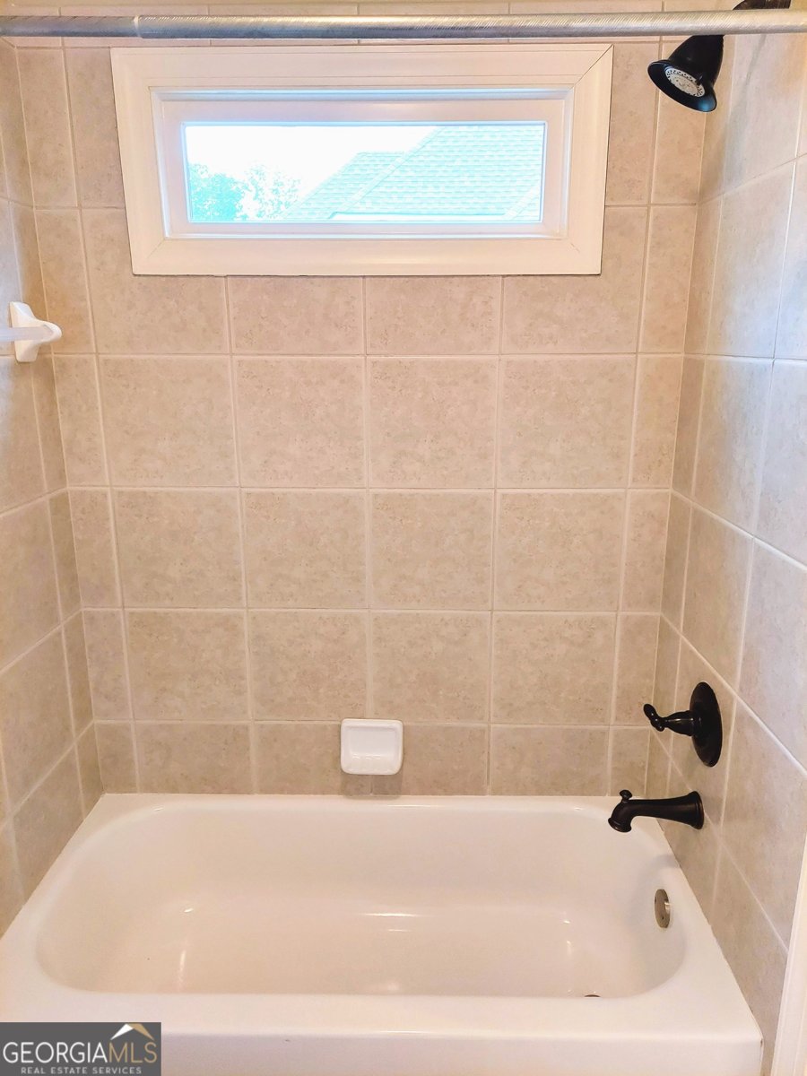 6437 Blue Water Drive Buford - 26