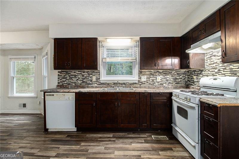 1956 Spencer Oaks Lane Lithonia - 6