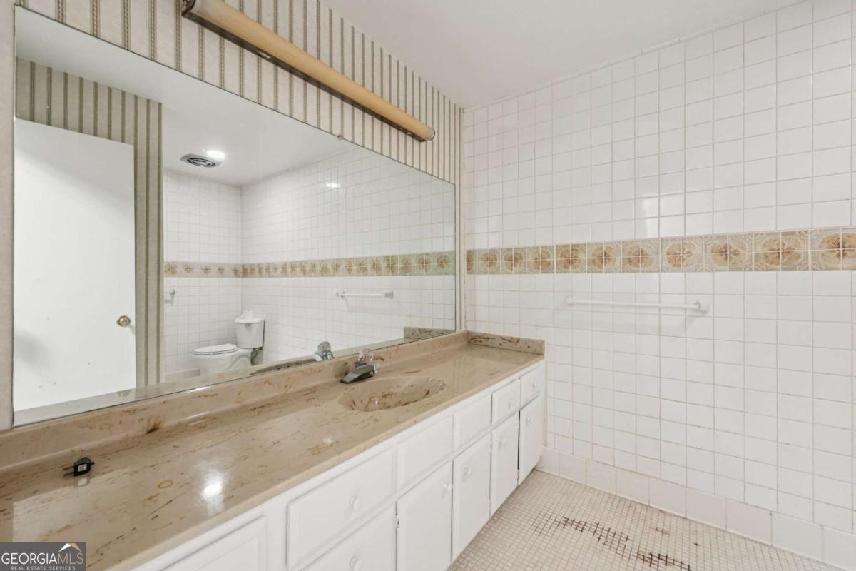 7080 Riverside Drive Sandy Springs - 16